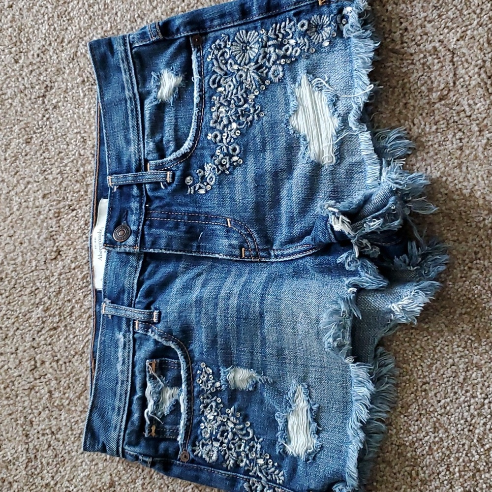 Abercrombie and Fitch Distressed Embellished Short Shorts sz 2